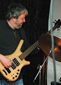 Zum ersten Mal seit Jahren am Bass: Vorstandsmitglied Hans Stengle Zum ersten Mal seit Jahren am Bass: Vorstandsmitglied Hans Stengle
